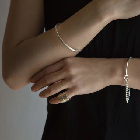 平滑線條寬版戒指